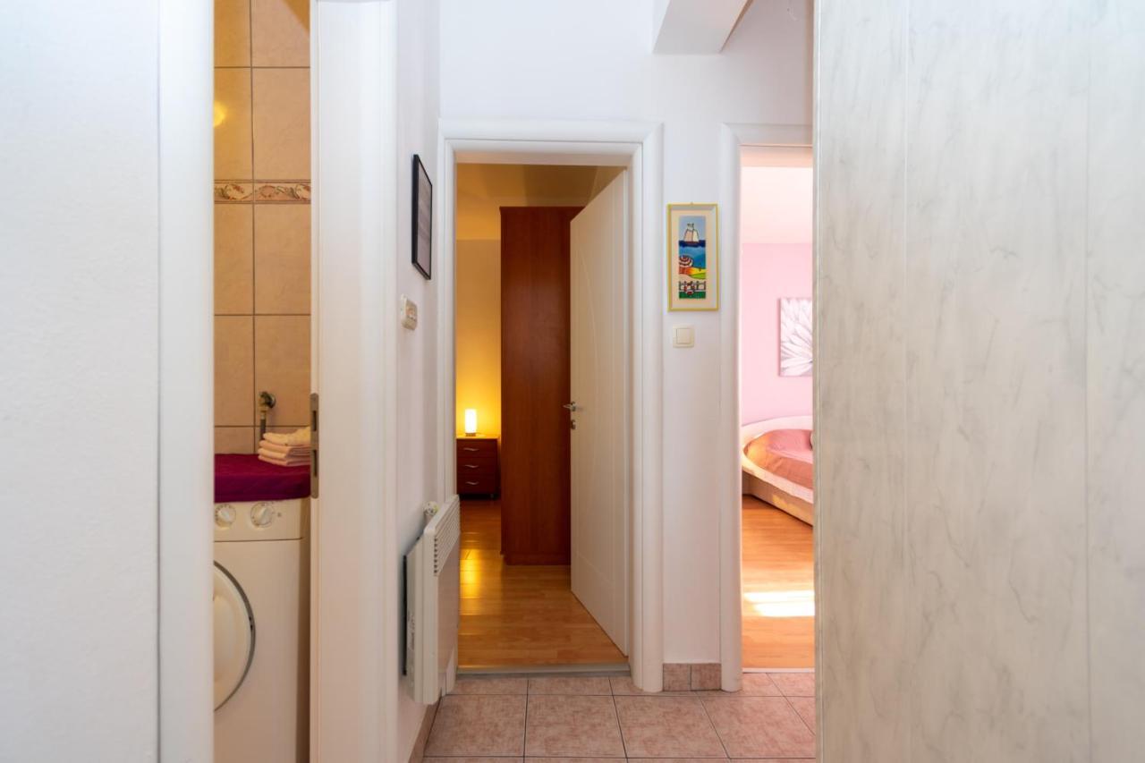 Apartments By The Sea Mandre, Pag - 4093 科兰 外观 照片