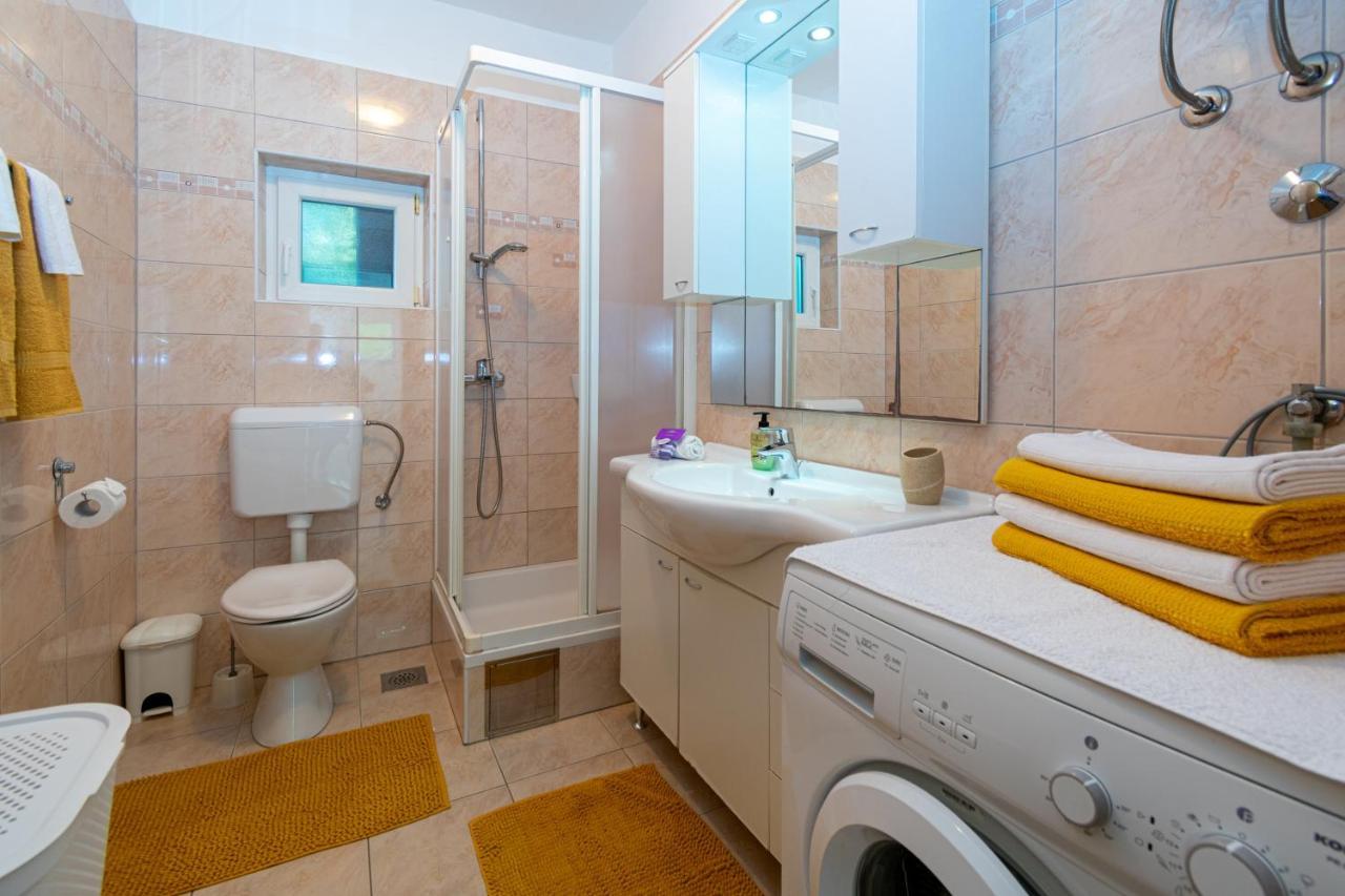 Apartments By The Sea Mandre, Pag - 4093 科兰 外观 照片