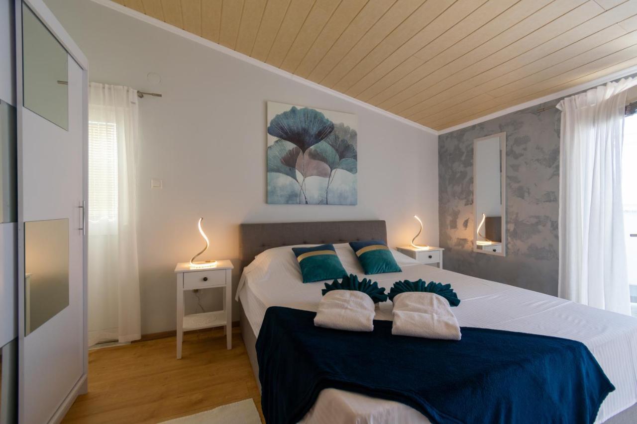 Apartments By The Sea Mandre, Pag - 4093 科兰 外观 照片