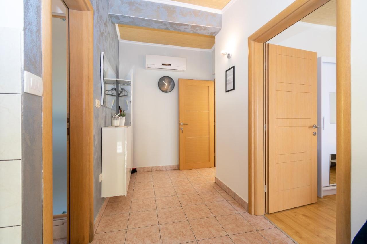 Apartments By The Sea Mandre, Pag - 4093 科兰 外观 照片