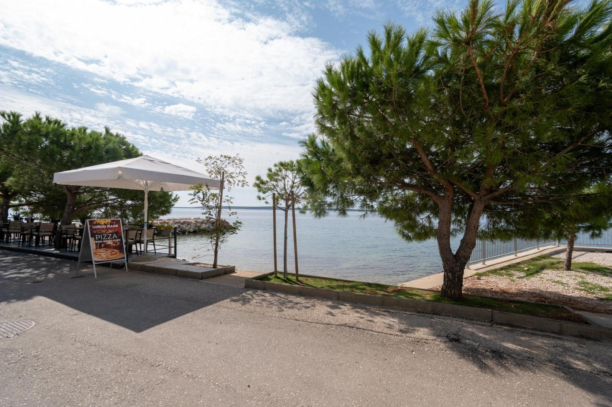 Apartments By The Sea Mandre, Pag - 4093 科兰 外观 照片