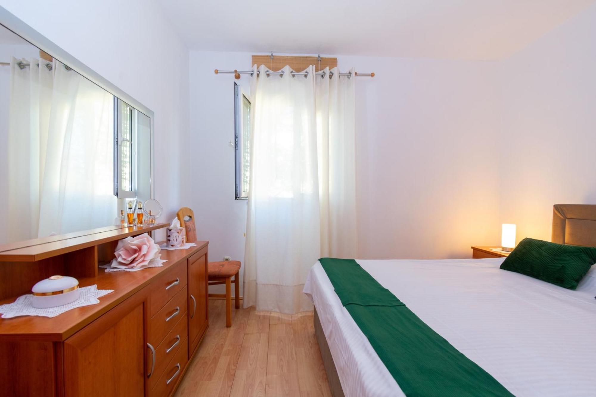 Apartments By The Sea Mandre, Pag - 4093 科兰 客房 照片